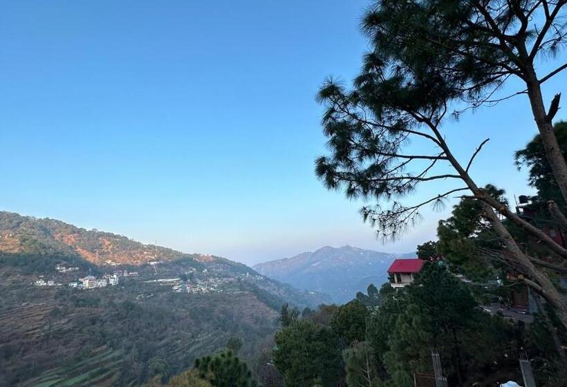 ペンション F S Kasauli