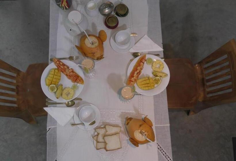 펜션 Pigeon House Kabalana