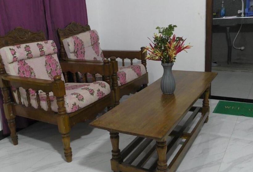 펜션 Pigeon House Kabalana