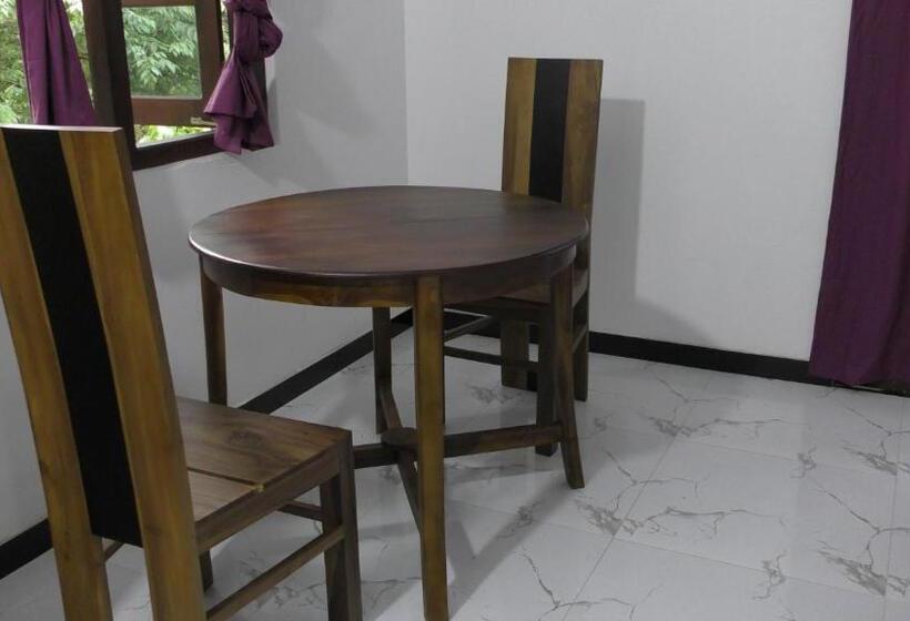 펜션 Pigeon House Kabalana