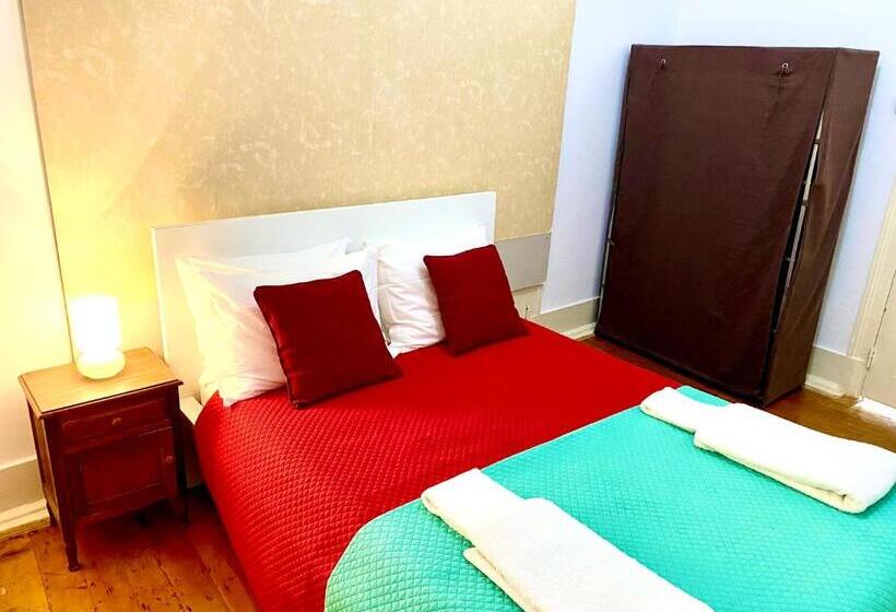 پانسیون Modern Chiado 6   Standard Double Room With No Window And Shared Bathroom