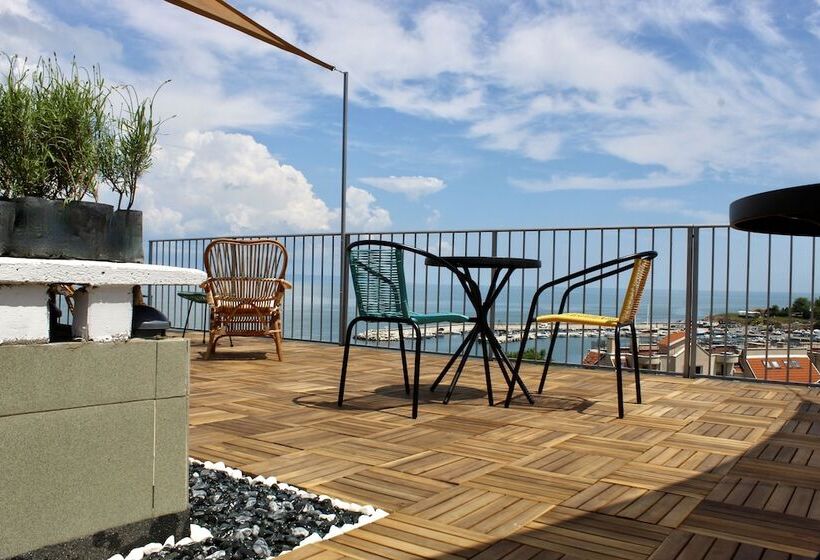 פנסיון Sunset Art