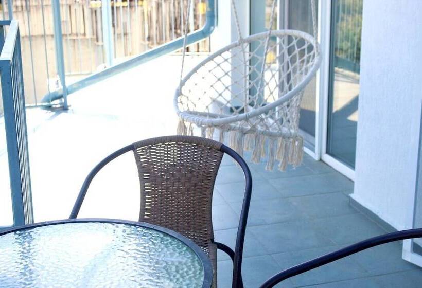 פנסיון Sunset Art