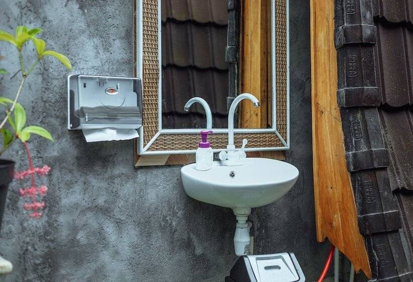 פנסיון The Polumb Garden Bedugul