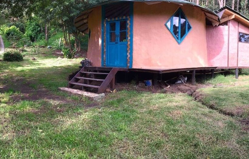 بنسيون Tuwa Shima Santuario