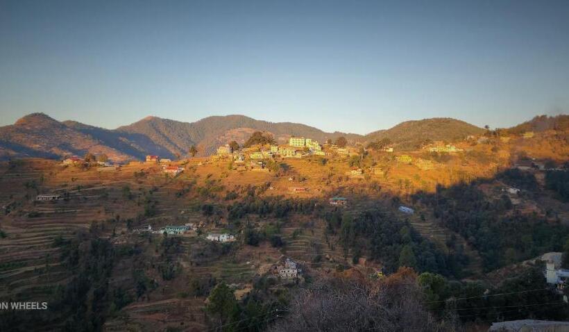 リゾートホテル Neelkanth Retreat Mukteshwar