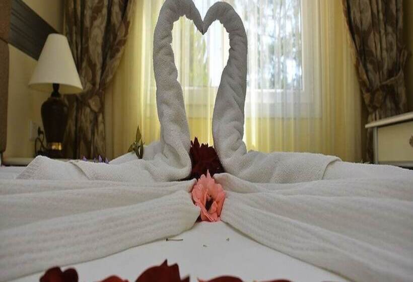 Курорт Pine Villas & Apartments Kusadasi