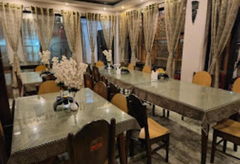 Retreat Hotel Samden, Darjeeling