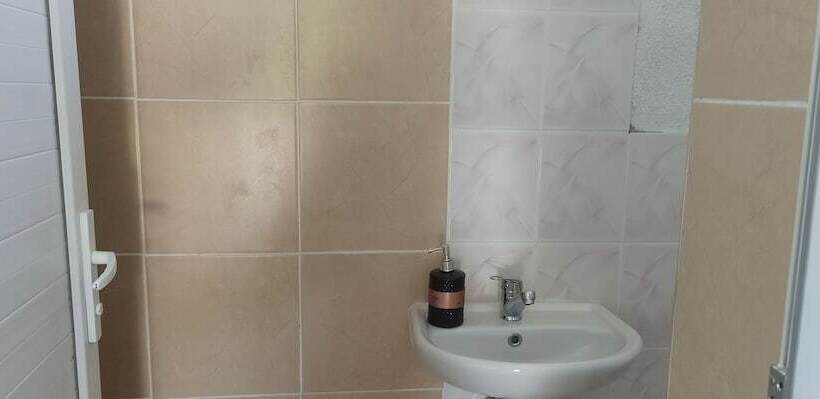 Salda Gölü Kumsalda Apart Pansiyon