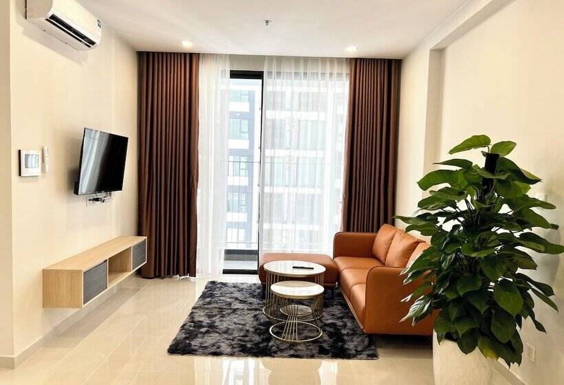 The Emerald Golf View