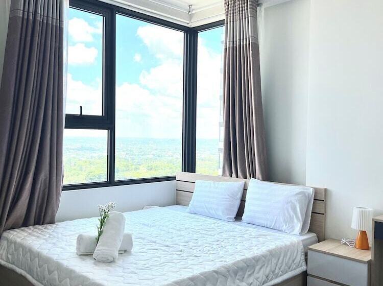 The Emerald Golf View