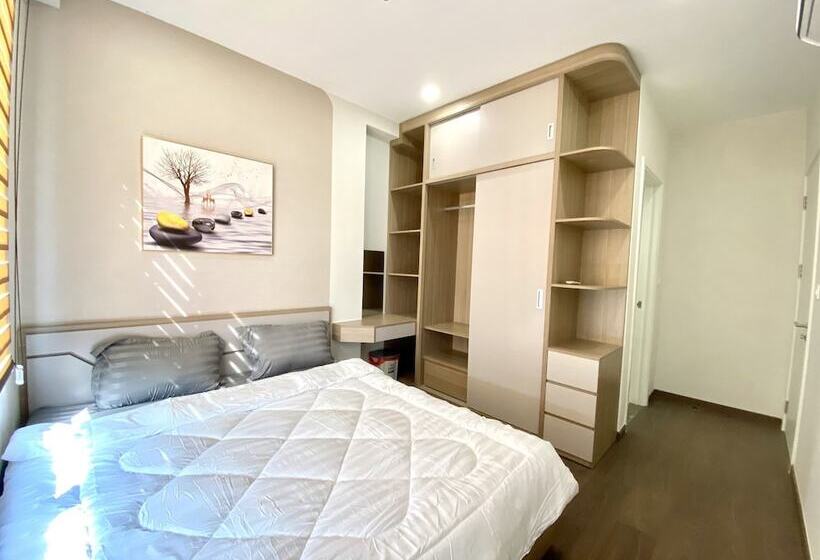 The Emerald Golf View