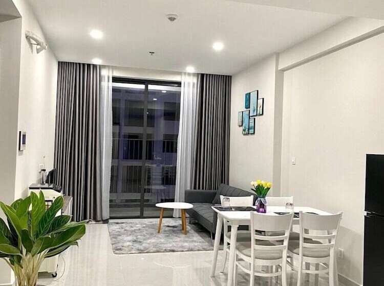 The Emerald Golf View