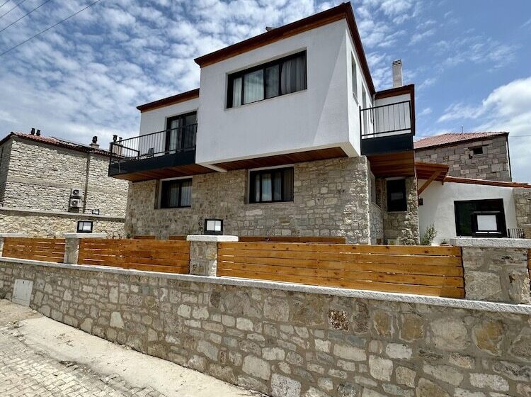 Urla Karya Otel
