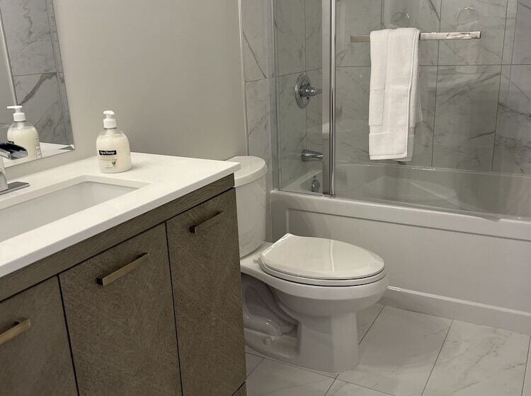 Wc Oceanside Inn