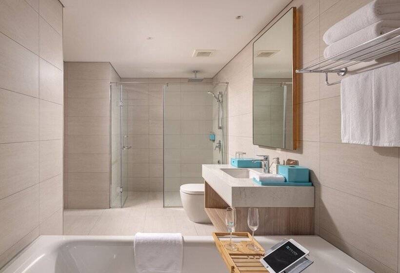 A La Carte Ha Long Bay Residence