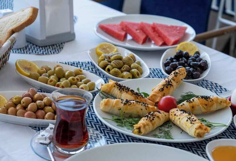 צימר Akçay Pier Hotel & Beach