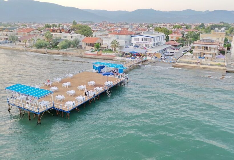 צימר Akçay Pier Hotel & Beach