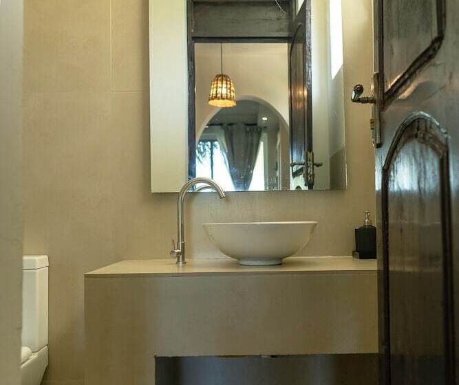 تختخواب و صبحانه Kuwa Zanzibar