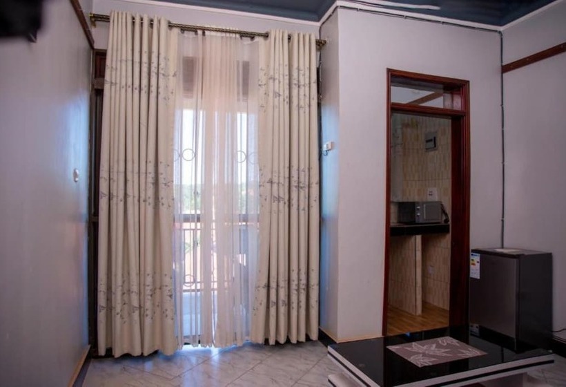 تختخواب و صبحانه Yobo's Complex Guest House