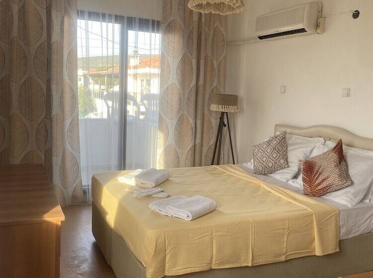 Deniz Kızı Otel çeşme