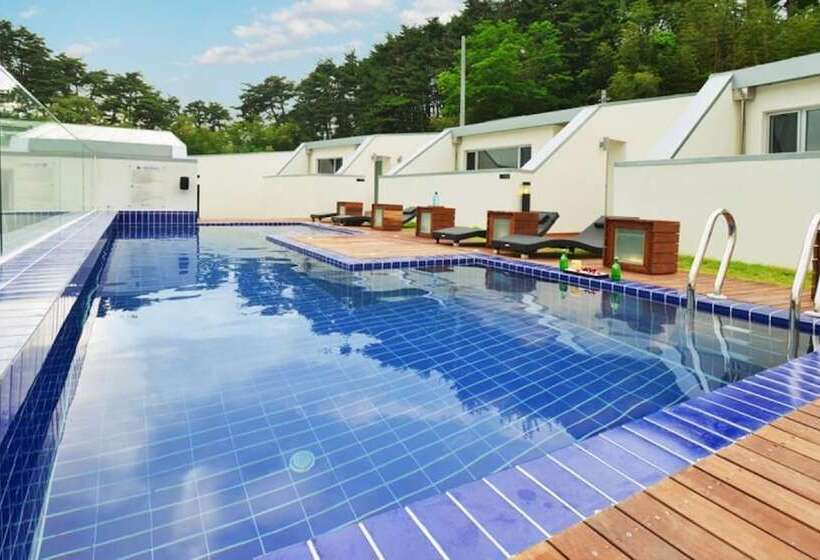 Gangneung Le Chatree Pension