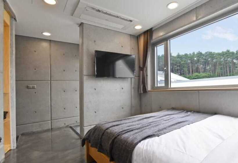 Gangneung Le Chatree Pension