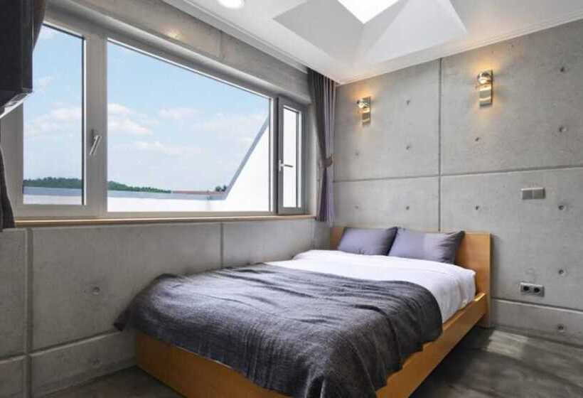 Gangneung Le Chatree Pension