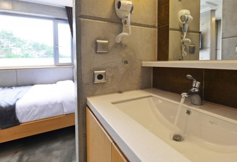 Gangneung Le Chatree Pension