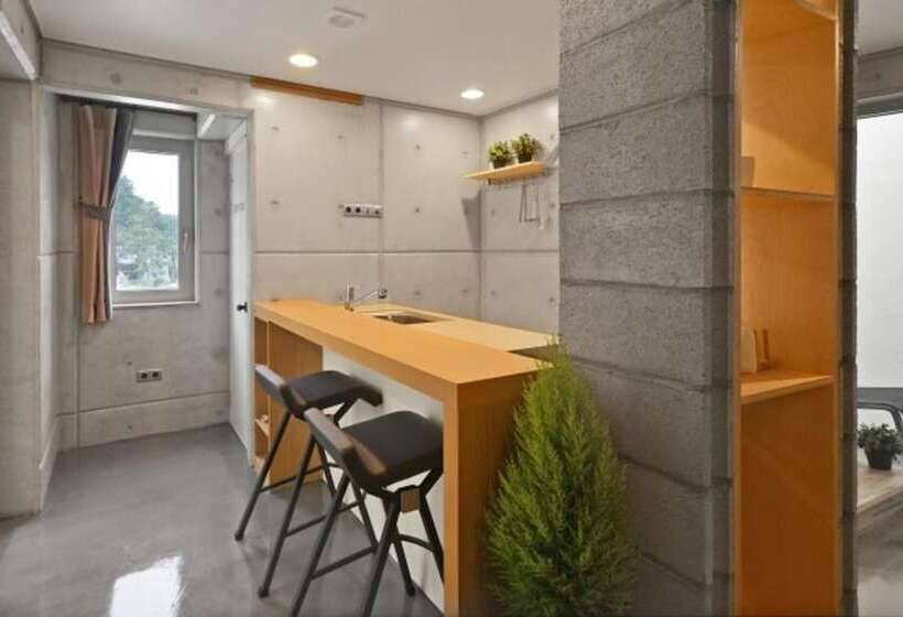 Gangneung Le Chatree Pension