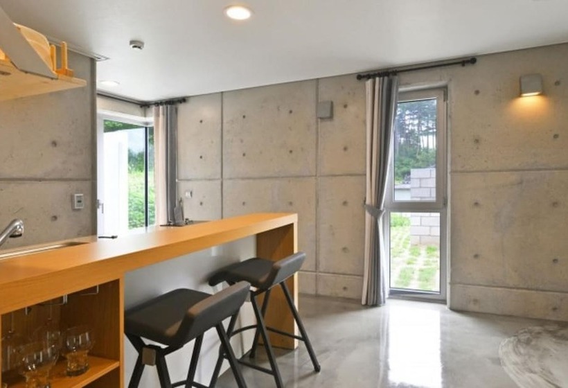 Gangneung Le Chatree Pension