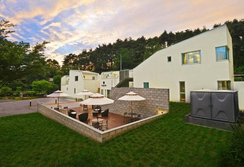 Gangneung Le Chatree Pension