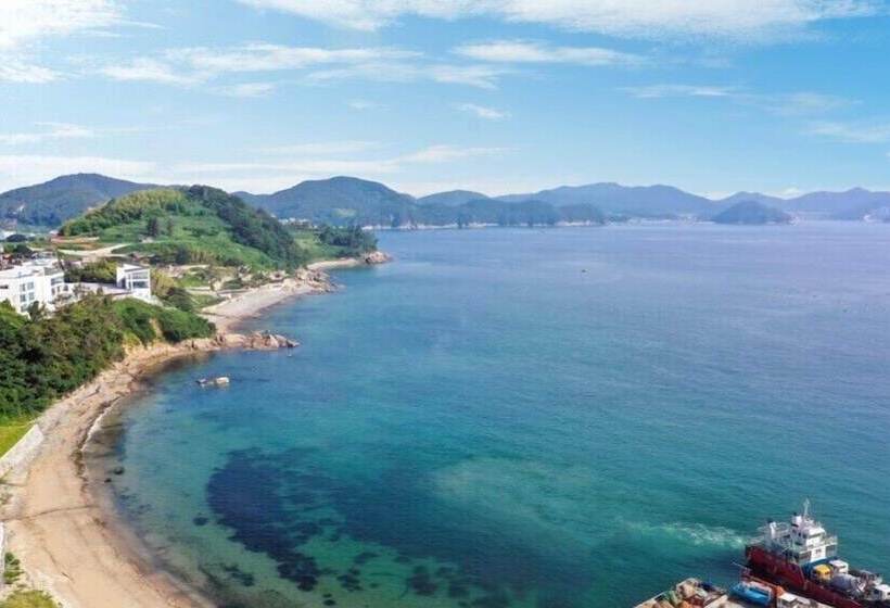 Groove In Cafe Pension