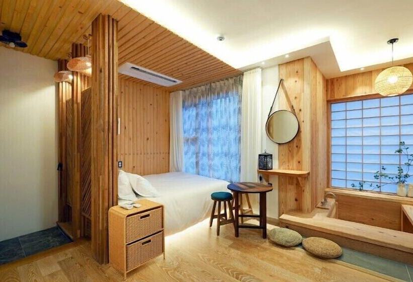 Groove In Cafe Pension