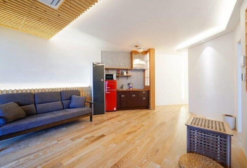 Groove In Cafe Pension