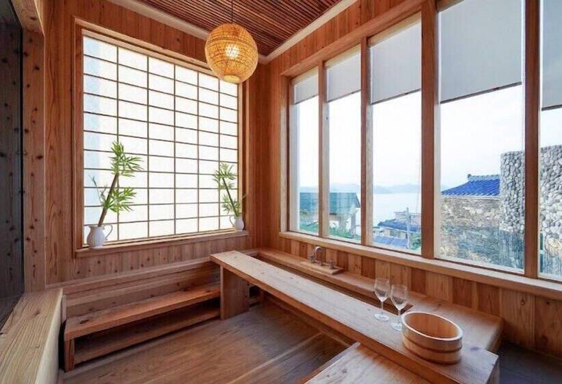 Groove In Cafe Pension