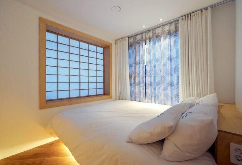 Groove In Cafe Pension