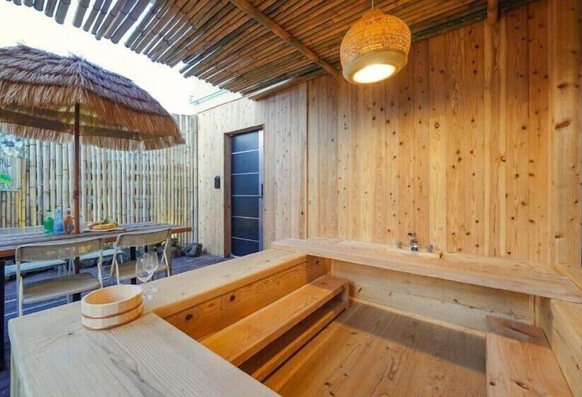 Groove In Cafe Pension