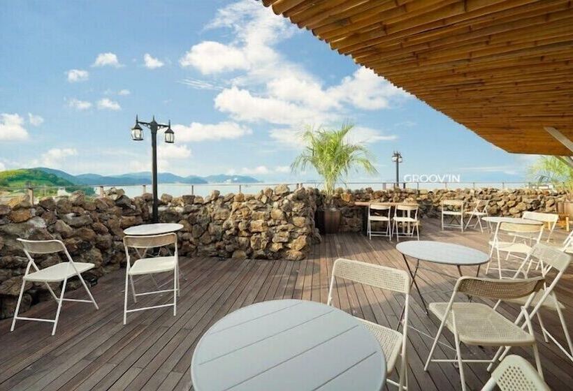 Groove In Cafe Pension