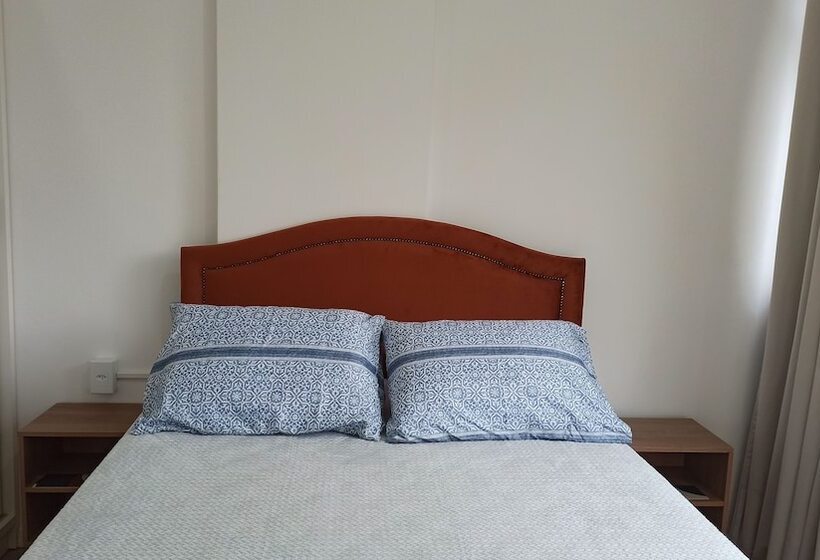 פונדק Fernanda  Aide