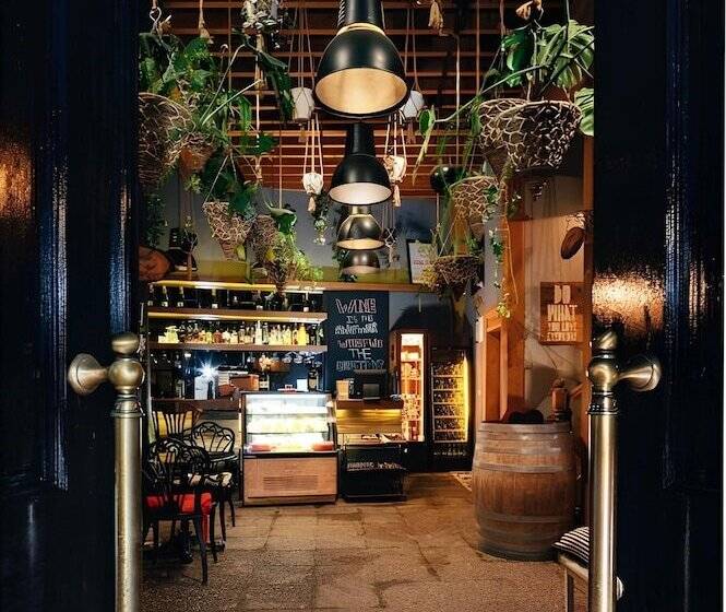 مسافرخانه Grace Lounge Premium