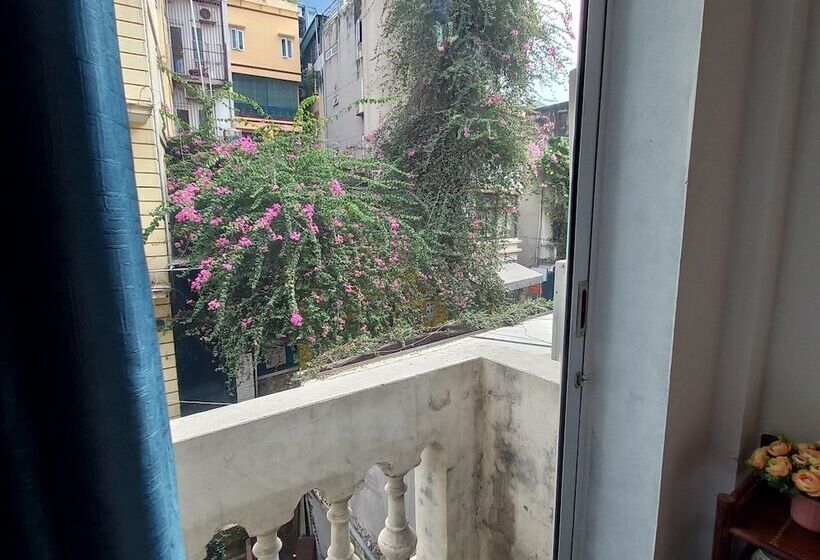 مسافرخانه Hanowood Homestay