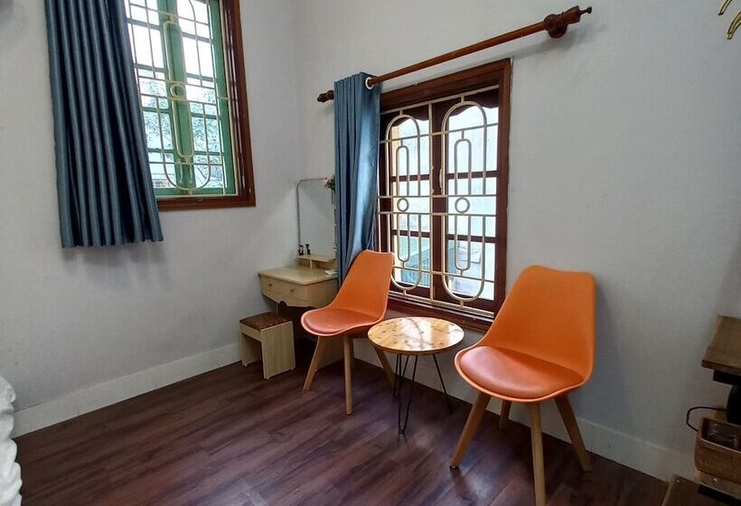 مسافرخانه Hanowood Homestay