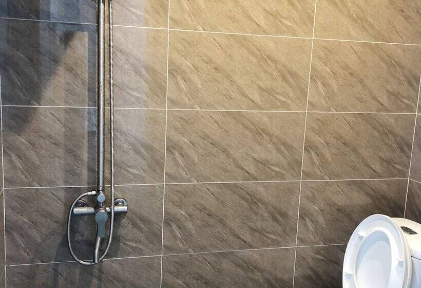 مسافرخانه Hanowood Homestay