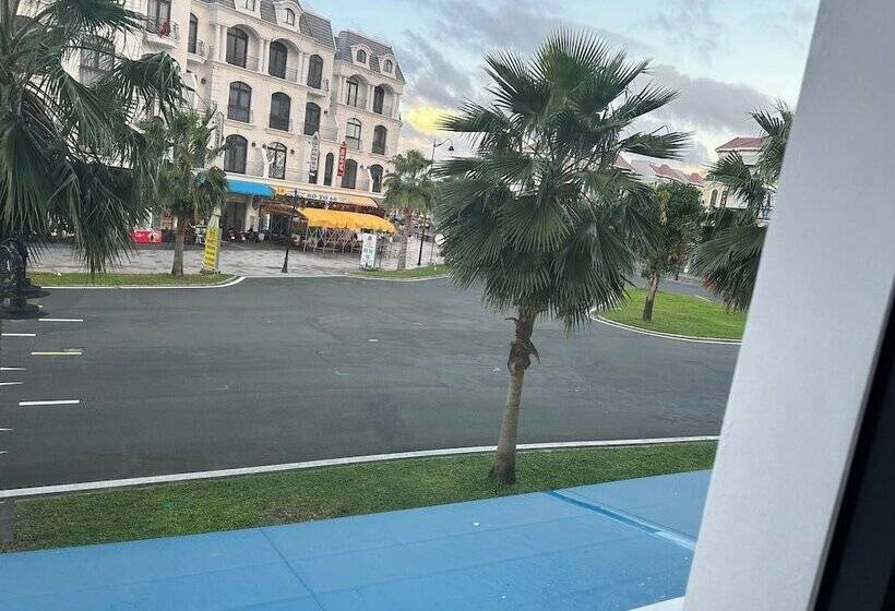 مسافرخانه Legend Phu Quoc