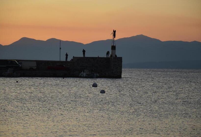 ホテル Ammos Luxury Suites