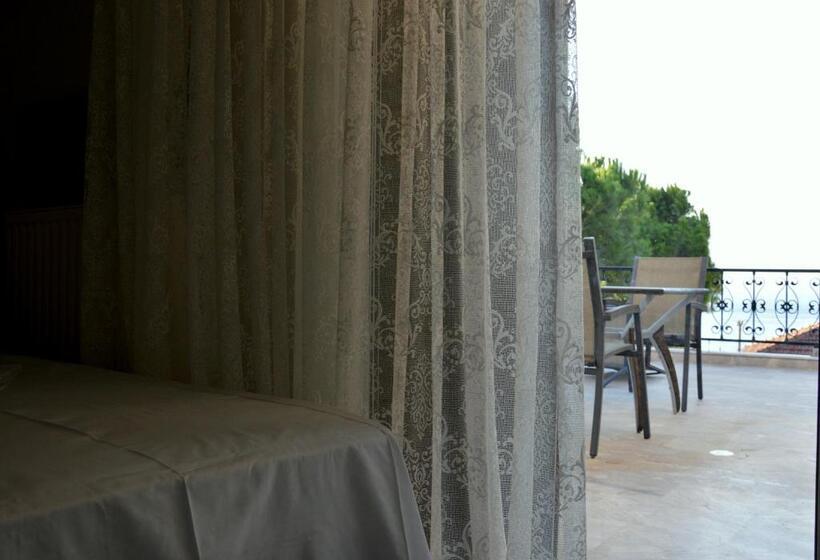 ホテル Ammos Luxury Suites