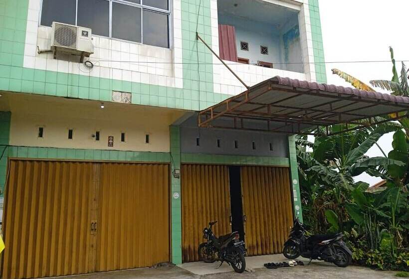 هتل Andesta Guest House Syariah By Oyo