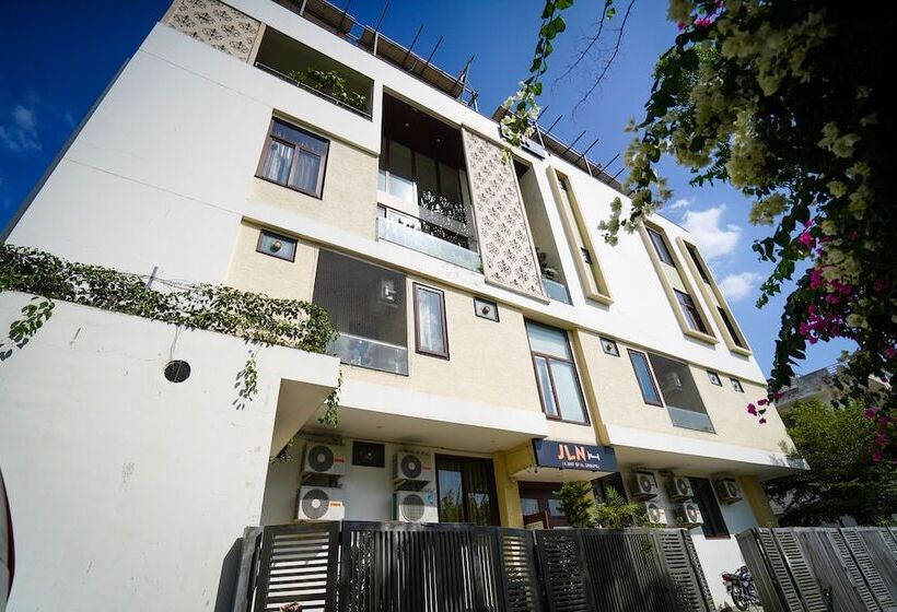 בית מלון כפרי Athiti Inn