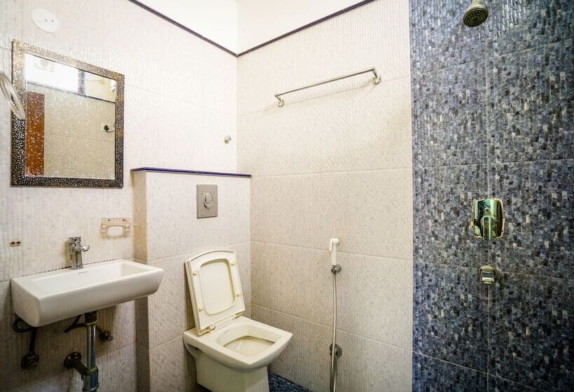 בית מלון כפרי Athiti Inn